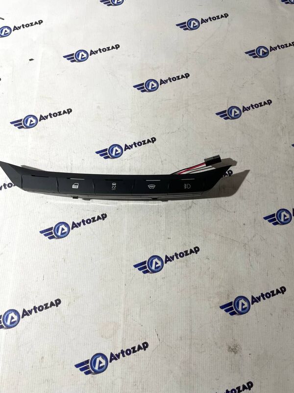 Блок кнопок центральной консоли (косичка) Веста с кнопкой обогрева лобового стекла и кнопкой ПТФ.