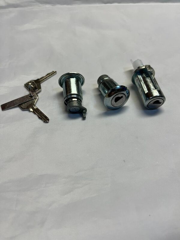 Личинки двери с замком багажника 2105,2107