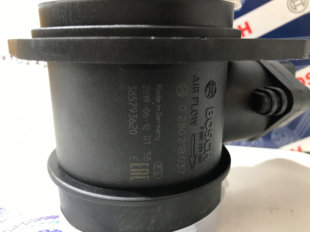 Датчик массового расхода воздуха BOSCH 0280 218 037 ДМРВ на  2108-2115