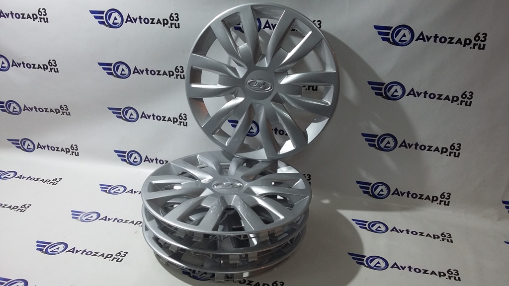 Колпаки на колеса R15  LA VST