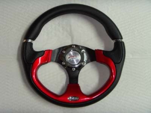 Спортивный руль "Red Wings" для автомобилей  красный, вставка по нижней части.