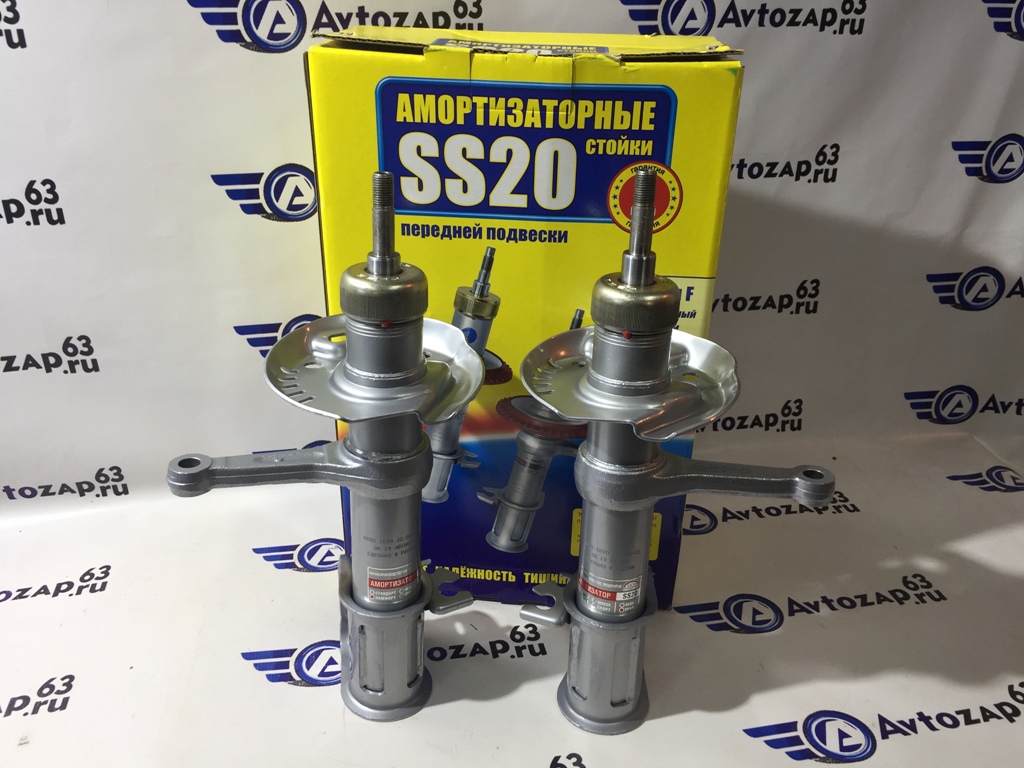 Стойки передние на  Гранта SS20 комфорт