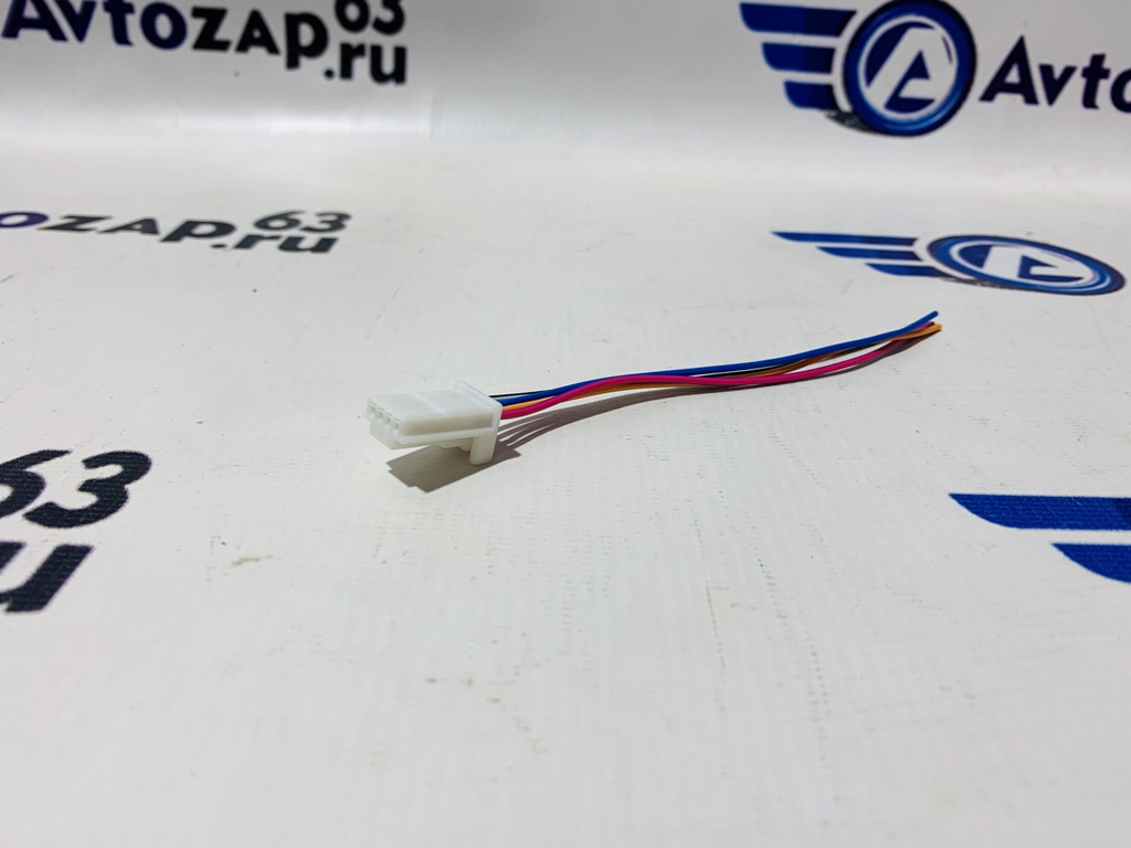 Разъём USB задних пассажиров на  Веста