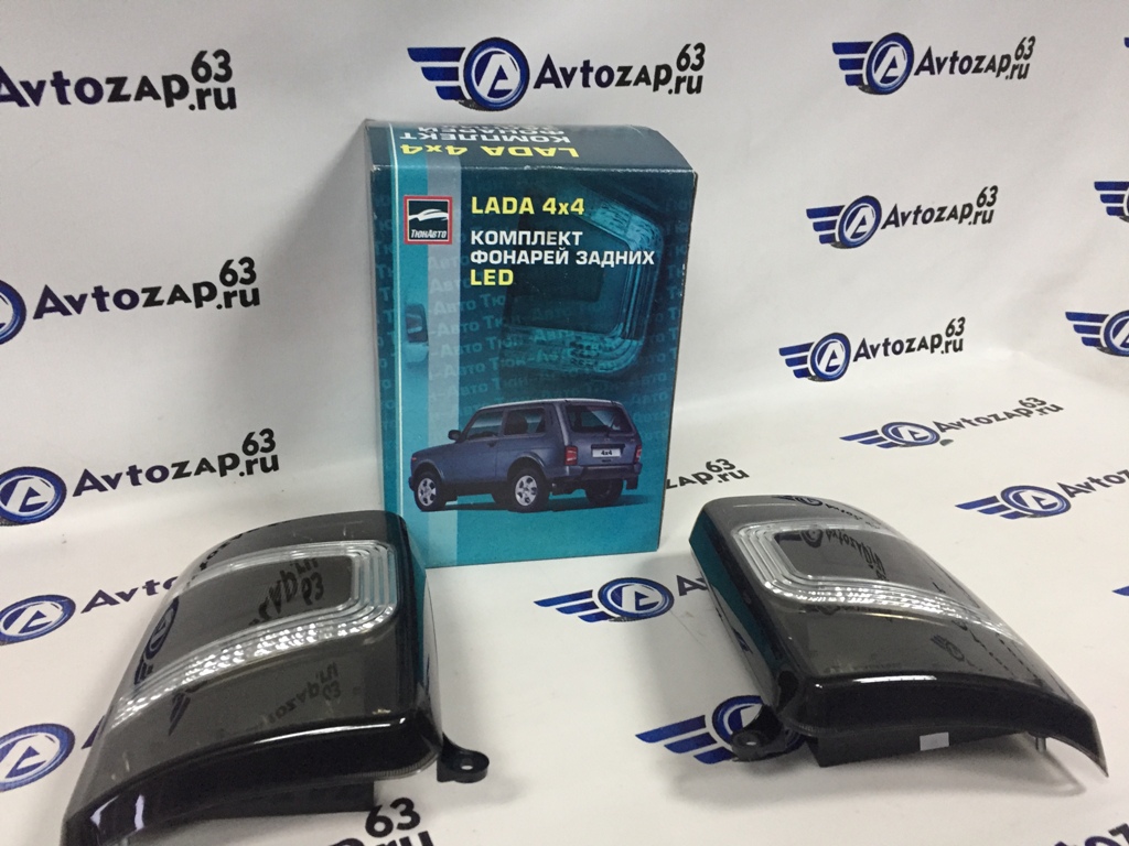 Задние светодиодные фонари Тюн-Авто на   4x4 тонированные