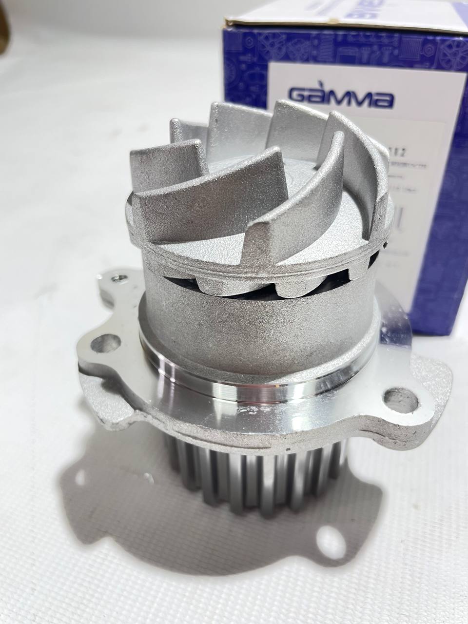 Насос водяной Gamma (помпа) на  2110-2112,  Калина 16 кл.