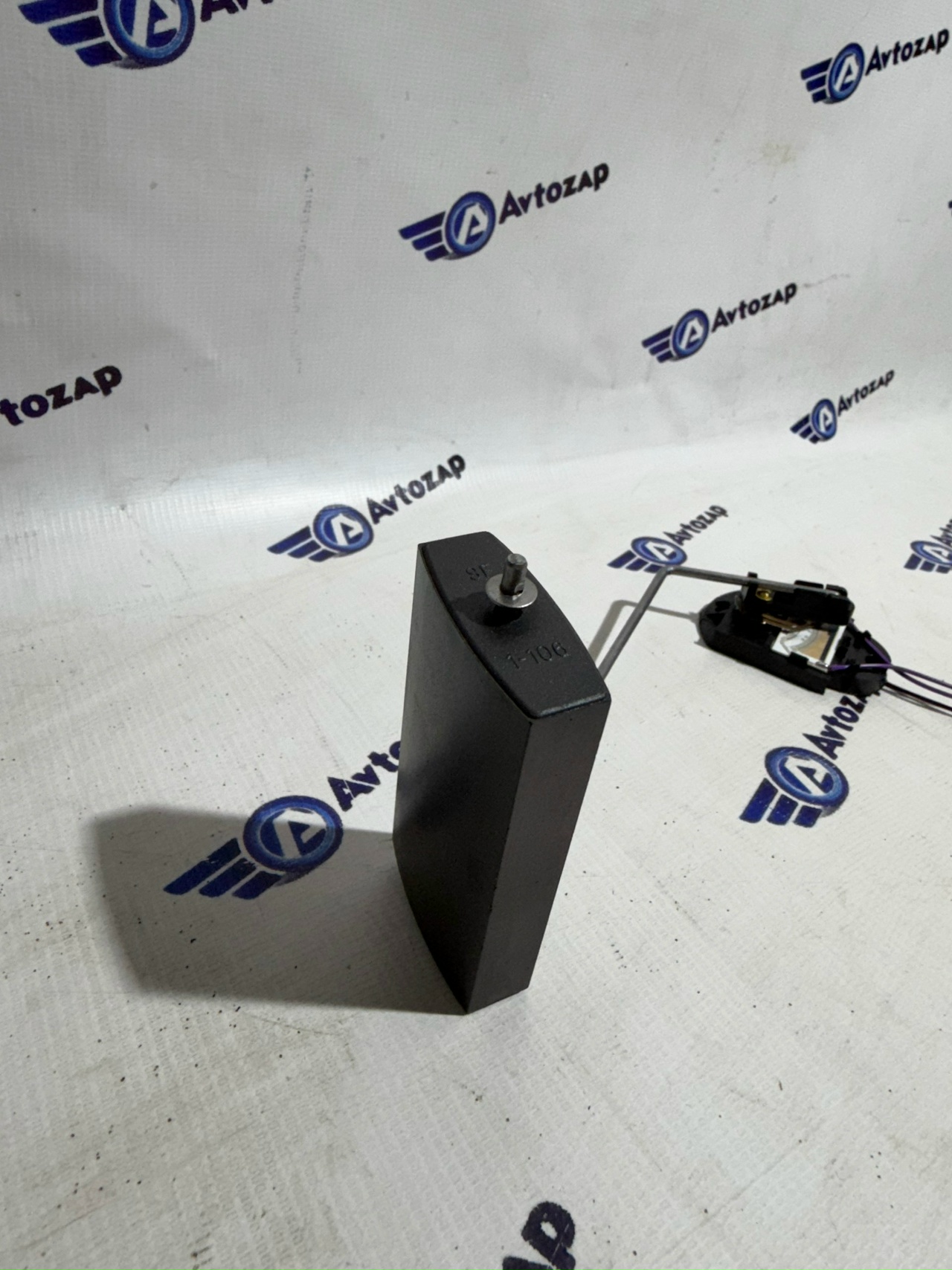 Датчик уровня топлива (ДУТ-3-01) Нива 21214 инжектор до 2009 г.в.