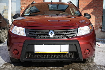 Накладка "Губа" тиснёная на Renault Sandero